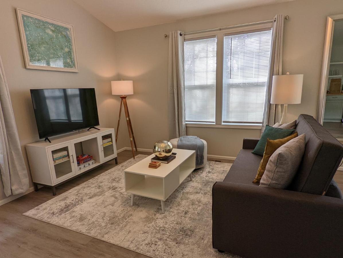 Contemporary 2-Bedroom Close To Downtown, Dining Eugene Bagian luar foto