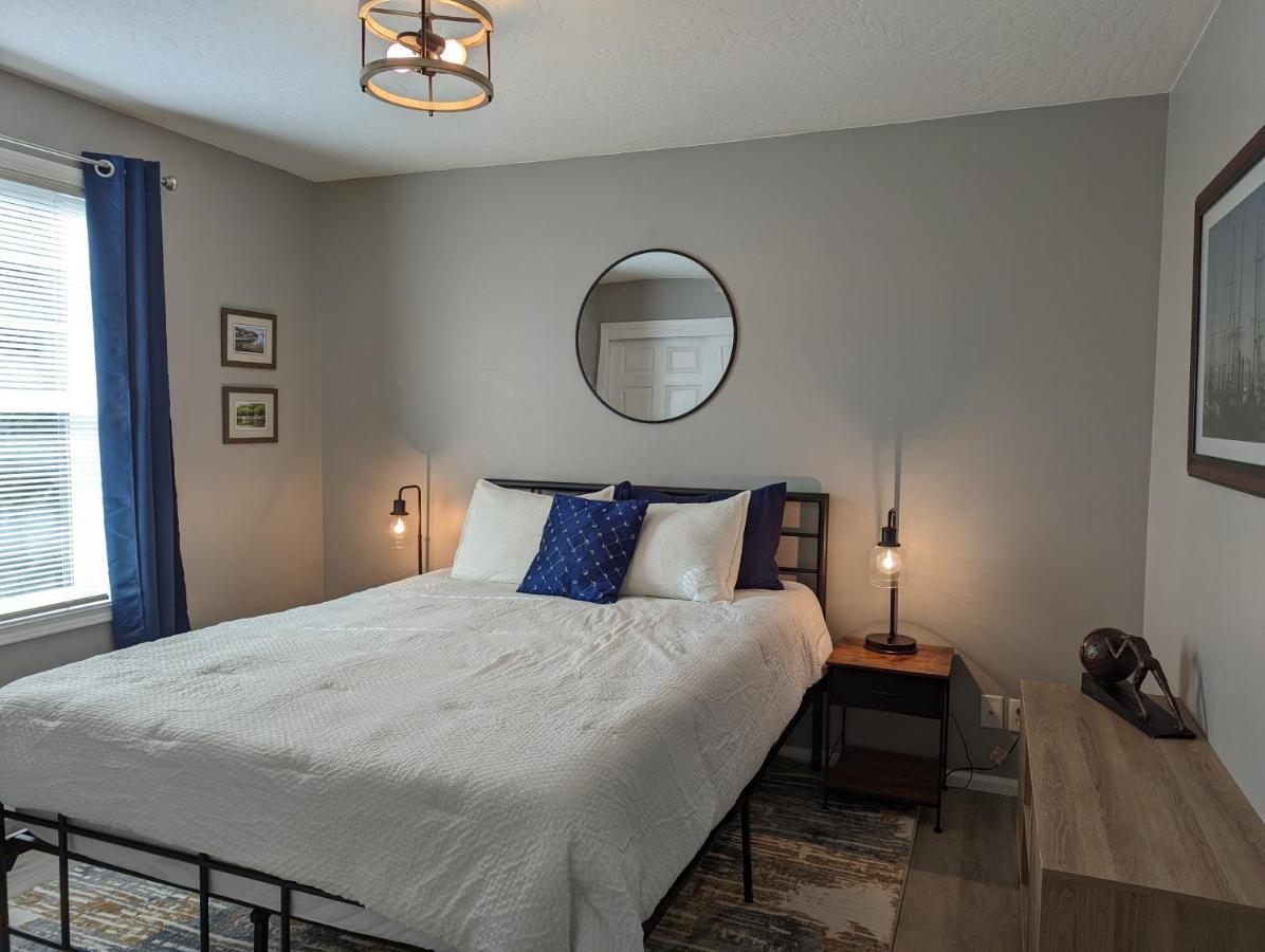 Contemporary 2-Bedroom Close To Downtown, Dining Eugene Bagian luar foto